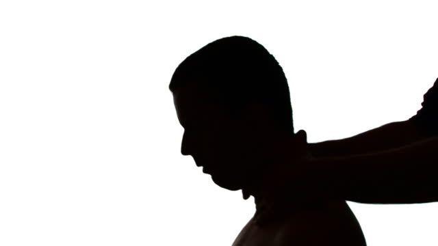 Murder of a youth in a love affair: strangled and hung from a railing | प्रेम प्रकरणातून युवकाचा खून : गळा आवळून रेलिंगला लटकविले Murder of a youth in a love affair: strangled and hung from a railing | प्रेम प्रकरणातून युवकाचा खून : गळा आवळून रेलिंगला लटकविले