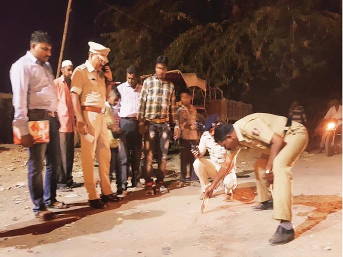 Pathan's murder happened on the WhatsApp comment; Six accused in police custody | ...या व्हॉट्सअॅप कमेंटवरून झाली पठाण यांची हत्या; सहा आरोपी पोलिसांच्या ताब्यात Pathan's murder happened on the WhatsApp comment; Six accused in police custody | ...या व्हॉट्सअॅप कमेंटवरून झाली पठाण यांची हत्या; सहा आरोपी पोलिसांच्या ताब्यात