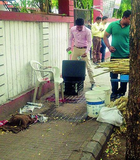 In Nagpur, the toilets Employee brutally murdered | नागपुरात  शौचालय कर्मचाऱ्याची निर्घृण हत्या