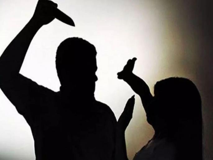 Suspicious husband stabs wife who went to meet brother | 'तू माझ्या पाठीमागे कुणाला भेटते' असे विचारत त्याने केले सपासप वार; कोराडीत थरार Suspicious husband stabs wife who went to meet brother | 'तू माझ्या पाठीमागे कुणाला भेटते' असे विचारत त्याने केले सपासप वार; कोराडीत थरार