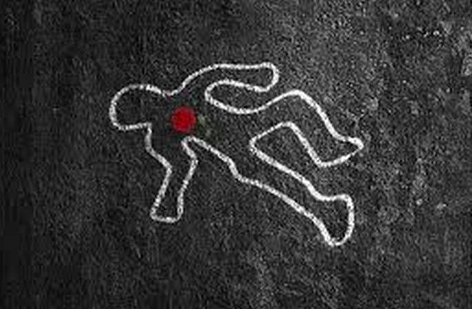 Akola man killed in Kholeshwar | खोलेश्वरमध्ये अज्ञात व्यक्तीची हत्या Akola man killed in Kholeshwar | खोलेश्वरमध्ये अज्ञात व्यक्तीची हत्या
