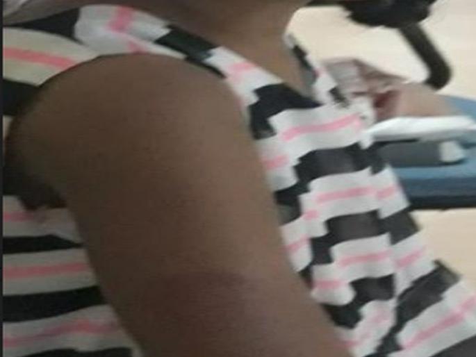 The teacher was assaulted by a sixth student as he did not give up on math solving | गणित सोडवताना हाच्चा दिला नाही म्हणून सहावीच्या विद्यार्थिनीला शिक्षिकेची मारहाण The teacher was assaulted by a sixth student as he did not give up on math solving | गणित सोडवताना हाच्चा दिला नाही म्हणून सहावीच्या विद्यार्थिनीला शिक्षिकेची मारहाण