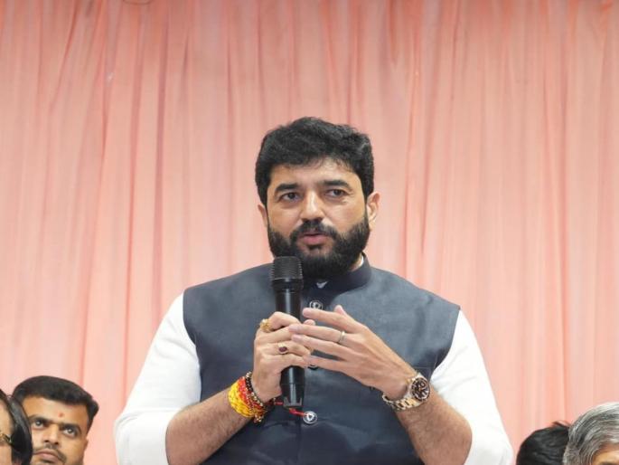 Don't damage the candidature by holding grudges Do the work of whoever decides murlidhar mohol instructions | उमेदवारीबाबत नाराजी ठेवून नुकसान करू नका; जो ठरवतील त्याचे काम करा, मोहोळांच्या सूचना Don't damage the candidature by holding grudges Do the work of whoever decides murlidhar mohol instructions | उमेदवारीबाबत नाराजी ठेवून नुकसान करू नका; जो ठरवतील त्याचे काम करा, मोहोळांच्या सूचना