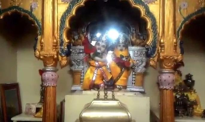 A 300-year-old Muralidhara temple founded by the descendants of Saint Eknath | संत एकनाथांच्या वंशजांनी स्थापन केलेलं 300 वर्षांपूर्वीचं मुरलीधराचे मंदिर A 300-year-old Muralidhara temple founded by the descendants of Saint Eknath | संत एकनाथांच्या वंशजांनी स्थापन केलेलं 300 वर्षांपूर्वीचं मुरलीधराचे मंदिर