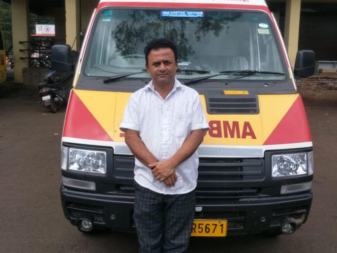 Woman's life saved due to municipal ambulance driver in Sangli | सांगलीत महापालिका रुग्णवाहिका चालकामुळे वाचले महिलेचे प्राण Woman's life saved due to municipal ambulance driver in Sangli | सांगलीत महापालिका रुग्णवाहिका चालकामुळे वाचले महिलेचे प्राण