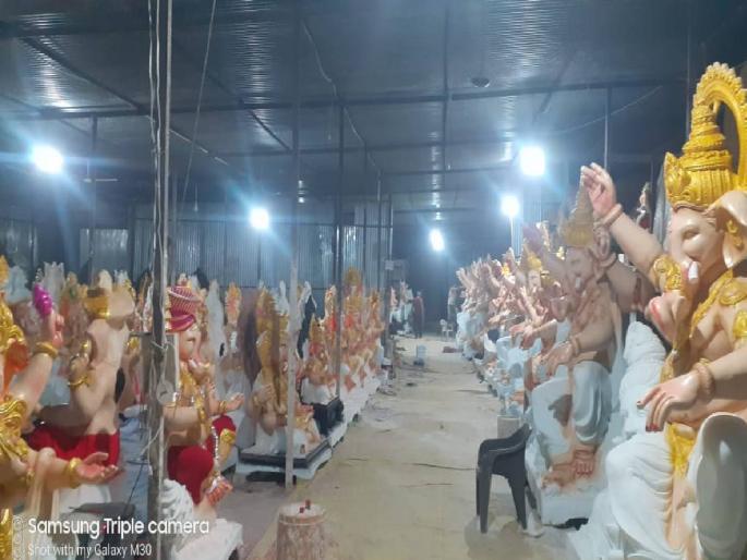 40 percent Bappa now in godown for a year Idol sales drop, sellers suffer | ४० टक्के बाप्पा आता वर्षभर गोदामात; मूर्तीची विक्री घटली, विक्रेत्यांचे नुकसान 40 percent Bappa now in godown for a year Idol sales drop, sellers suffer | ४० टक्के बाप्पा आता वर्षभर गोदामात; मूर्तीची विक्री घटली, विक्रेत्यांचे नुकसान