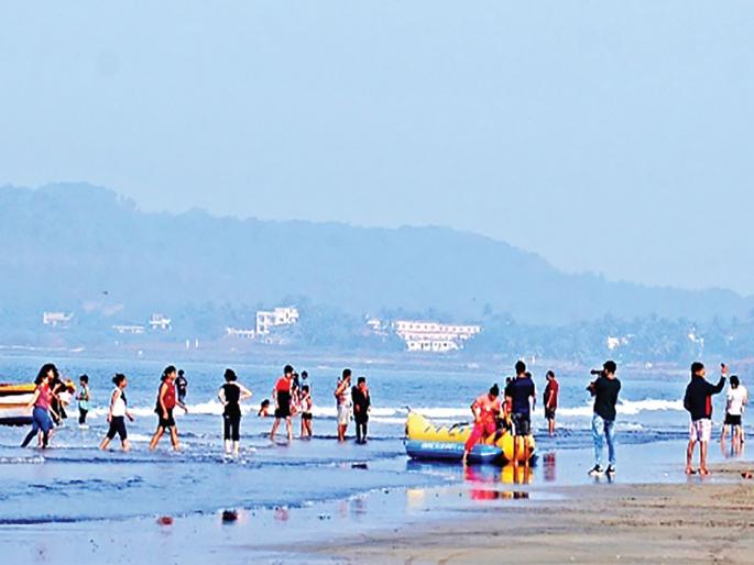 Tourism has started in Murud taluka, tourists are coming on holidays | मुरुड तालुक्यात पर्यटनाला झाली सुरुवात, सुट्टीच्या दिवशी येत आहेत पर्यटक Tourism has started in Murud taluka, tourists are coming on holidays | मुरुड तालुक्यात पर्यटनाला झाली सुरुवात, सुट्टीच्या दिवशी येत आहेत पर्यटक