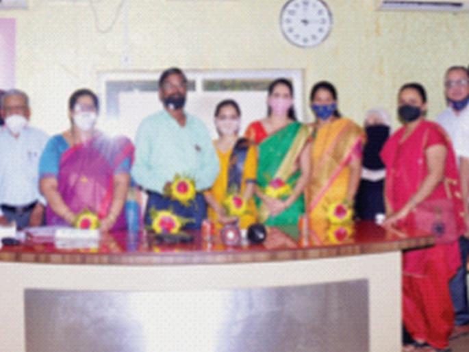 Shiv Sena has three chairpersons and one chairperson | शिवसेनेचे तीन सभापती तर एक सभापती पद आघाडीला Shiv Sena has three chairpersons and one chairperson | शिवसेनेचे तीन सभापती तर एक सभापती पद आघाडीला