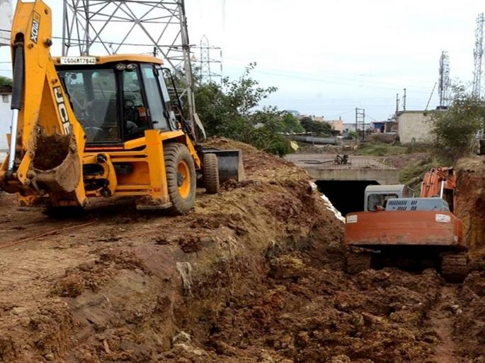 In Gadchiroli, Illegal Murum Excavation for Railways, Contractor Company Fined Rs 235 Crores | रेल्वेमार्गासाठी अवैध मुरूम उत्खनन, कंत्राटदार कंपनीला २३५ कोटींचा दंड In Gadchiroli, Illegal Murum Excavation for Railways, Contractor Company Fined Rs 235 Crores | रेल्वेमार्गासाठी अवैध मुरूम उत्खनन, कंत्राटदार कंपनीला २३५ कोटींचा दंड