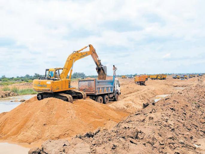 pune news crores of revenue lost due to illegal mining of murrum | आळेफाटा परिसरात अवैध मुरूम उत्खननामुळे कोट्यवधींचा महसूल बुडीत pune news crores of revenue lost due to illegal mining of murrum | आळेफाटा परिसरात अवैध मुरूम उत्खननामुळे कोट्यवधींचा महसूल बुडीत