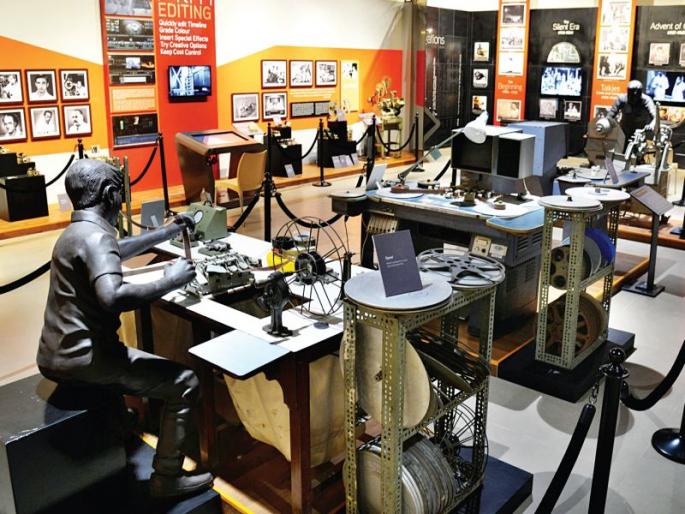 From the museum to the magnificent history of Indian cinema, see! | संग्रहालयातून भारतीय चित्रपटसृष्टीच्या वैभवशाली इतिहासाचे होतेय दर्शन ! From the museum to the magnificent history of Indian cinema, see! | संग्रहालयातून भारतीय चित्रपटसृष्टीच्या वैभवशाली इतिहासाचे होतेय दर्शन !