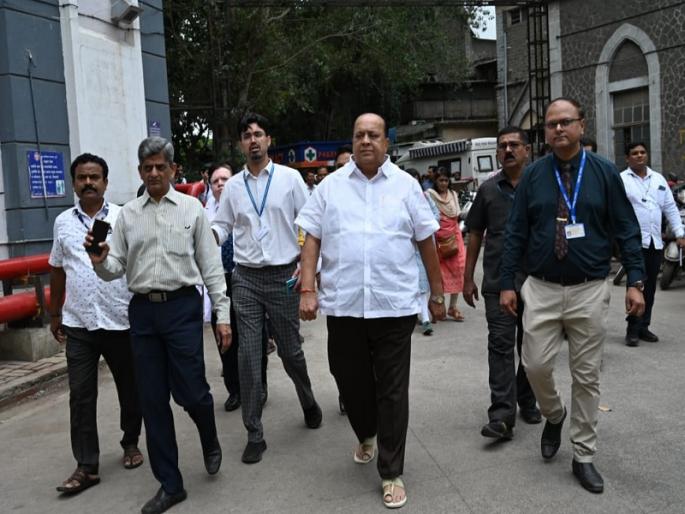 Medical Education Minister Mushrif reviewed Sassoon; Manpower recruitment instructions | वैद्यकीय शिक्षण मंत्री मुश्रीफांनी घेतला ससूनचा आढावा; मनुष्यबळ भरण्याच्या केल्या सूचना Medical Education Minister Mushrif reviewed Sassoon; Manpower recruitment instructions | वैद्यकीय शिक्षण मंत्री मुश्रीफांनी घेतला ससूनचा आढावा; मनुष्यबळ भरण्याच्या केल्या सूचना