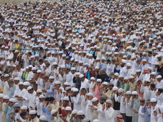 Seeking a 5 percent reservation for jobs, education and education for Muslim reservation | मुस्लिम आरक्षणासाठी लढा तीव्र करणार, नोकरीत व शिक्षणात ५ टक्के आरक्षणाची मागणी Seeking a 5 percent reservation for jobs, education and education for Muslim reservation | मुस्लिम आरक्षणासाठी लढा तीव्र करणार, नोकरीत व शिक्षणात ५ टक्के आरक्षणाची मागणी