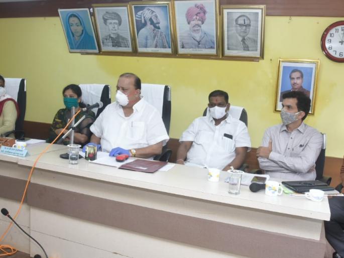 Let's take out a loan on occasion, but let's help Baliraja: Rural Development Minister Hasan Mushrif | प्रसंगी कर्ज काढू, पण बळीराजाला मदत करू : ग्रामविकास मंत्री हसन मुश्रीफ Let's take out a loan on occasion, but let's help Baliraja: Rural Development Minister Hasan Mushrif | प्रसंगी कर्ज काढू, पण बळीराजाला मदत करू : ग्रामविकास मंत्री हसन मुश्रीफ