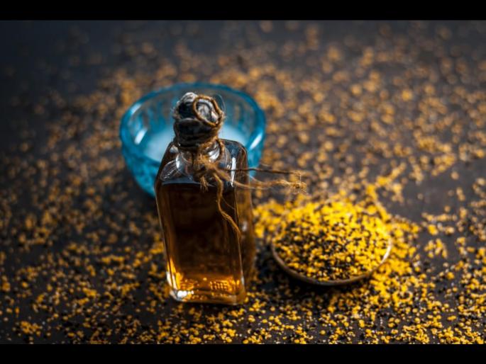 Mustard oil benefits in winter season, know how to use | हिवाळ्यात रामबाण उपाय ठरतं मोहरीचं तेल, जाणून घ्या कसा करावा वापर Mustard oil benefits in winter season, know how to use | हिवाळ्यात रामबाण उपाय ठरतं मोहरीचं तेल, जाणून घ्या कसा करावा वापर