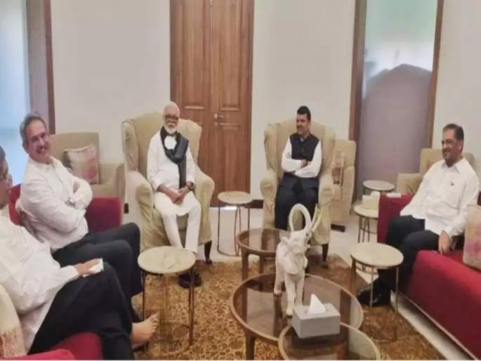 Satire : What happened at Devendra Fadnavis's house ..? | कुणी हसलं, कुणी उदास बसलं; देवेंद्र फडणवीस यांच्या घरी त्या दिवशी घडलं तरी काय..? Satire : What happened at Devendra Fadnavis's house ..? | कुणी हसलं, कुणी उदास बसलं; देवेंद्र फडणवीस यांच्या घरी त्या दिवशी घडलं तरी काय..?