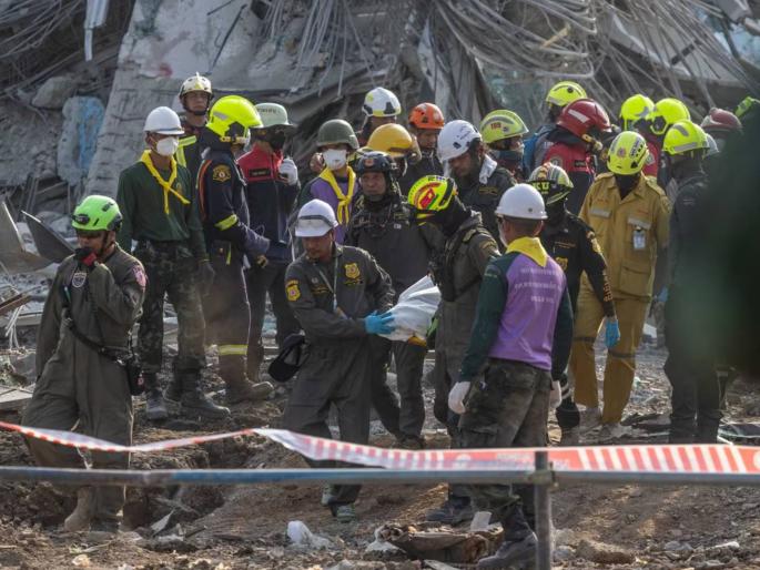 Death toll rises in Myanmar, death toll reaches 1,644 more than 3,000 injured | म्यानमारमध्ये मृतांची संख्या वाढली, मृतांचा आकडा १६४४ वर पोहोचला; ३ हजारांहून अधिक जण जखमी Death toll rises in Myanmar, death toll reaches 1,644 more than 3,000 injured | म्यानमारमध्ये मृतांची संख्या वाढली, मृतांचा आकडा १६४४ वर पोहोचला; ३ हजारांहून अधिक जण जखमी