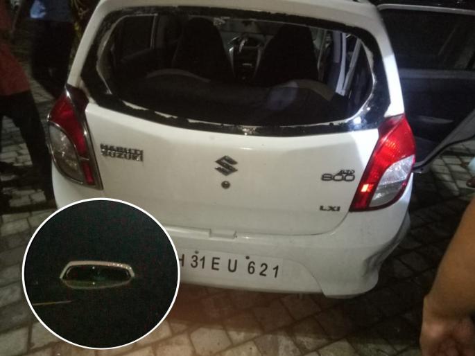 The speeding car crashed into the lake from the bridge; The woman survived due to police vigilance | भरधाव वेगात कार पुलावरून तलावात कोसळली; पोलिसांच्या सतर्कतेमुळे महिला जिवंत वाचली The speeding car crashed into the lake from the bridge; The woman survived due to police vigilance | भरधाव वेगात कार पुलावरून तलावात कोसळली; पोलिसांच्या सतर्कतेमुळे महिला जिवंत वाचली