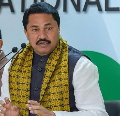 Speaking of closing down, now is the time for Nana Patel to take support from NCP | बंद पाडण्याची भाषा करता करता आता राष्ट्रवादीच्याच दुकानाचा पाठिंबा घेण्याची नाना पटोलेंवर वेळ