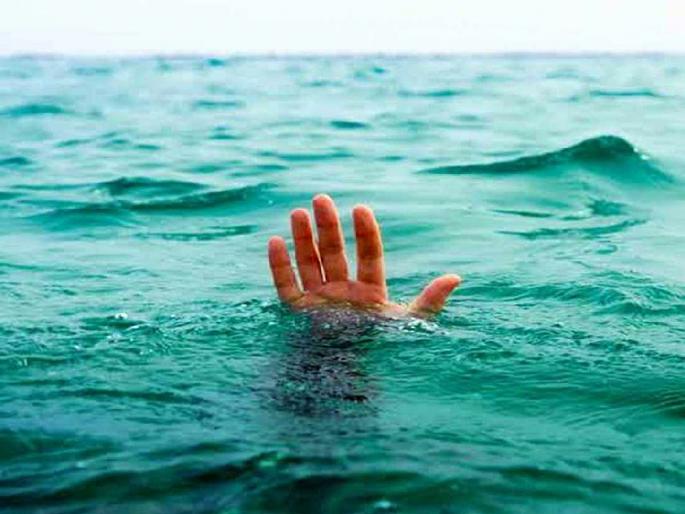 Two working women die after boat capsized in gadhavi river | गाढवी नदीत नाव उलटली, दोन महिलांचा मृत्यू; देवरी तालुक्यातील घटना