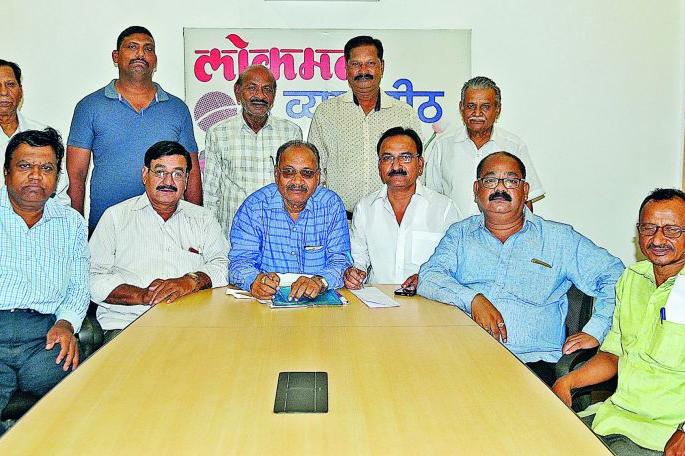 The State Government should establish a case-maker corporation | राज्य शासनाने केस शिल्पी महामंडळ स्थापन करावे The State Government should establish a case-maker corporation | राज्य शासनाने केस शिल्पी महामंडळ स्थापन करावे