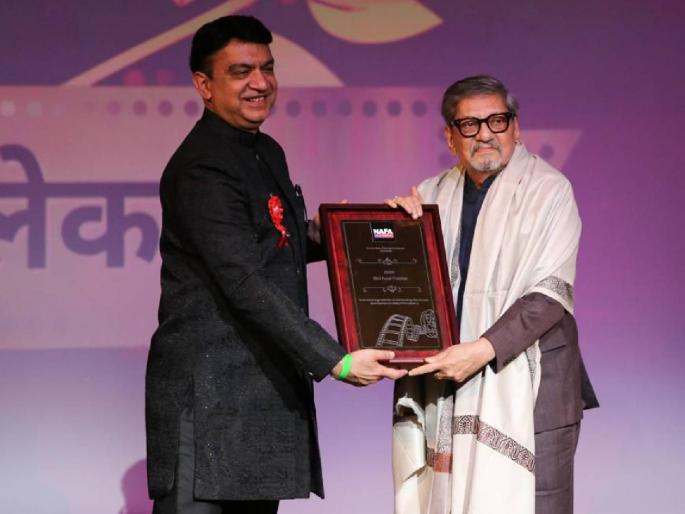 nafa Veteran actor Amol Palekar honored with NAFA Jeevan Gaurav 2025 award | ज्येष्ठ अभिनेते अमोल पालेकर 'नाफा जीवन गौरव २०२५' पुरस्कारने सन्मानित! म्हणाले- "हॉलिवूडमध्ये काम करण्याचं स्वप्न..." nafa Veteran actor Amol Palekar honored with NAFA Jeevan Gaurav 2025 award | ज्येष्ठ अभिनेते अमोल पालेकर 'नाफा जीवन गौरव २०२५' पुरस्कारने सन्मानित! म्हणाले- "हॉलिवूडमध्ये काम करण्याचं स्वप्न..."