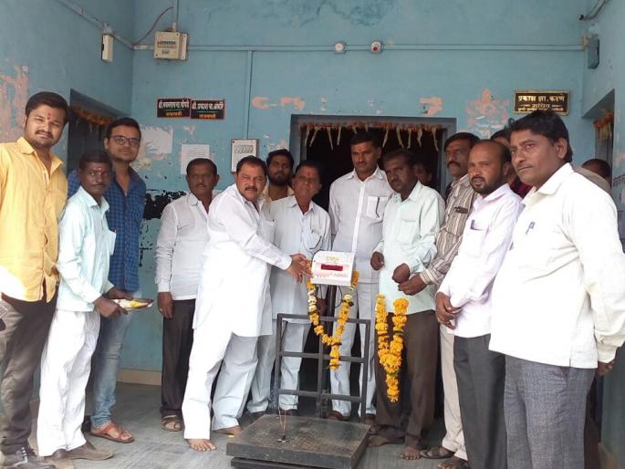 Nafeed start purchesing Soyabean in Malegaon taluka | मालेगाव तालुक्यात नाफेड सोयाबीन खरेदीचा ’श्रीगणेशा’ Nafeed start purchesing Soyabean in Malegaon taluka | मालेगाव तालुक्यात नाफेड सोयाबीन खरेदीचा ’श्रीगणेशा’