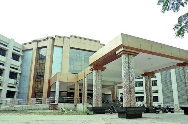 Cajualty at experimental level in Trauma in Nagpur | नागपुरातील ट्रॉमात प्रायोगिक स्तरावर कॅज्युअल्टी Cajualty at experimental level in Trauma in Nagpur | नागपुरातील ट्रॉमात प्रायोगिक स्तरावर कॅज्युअल्टी