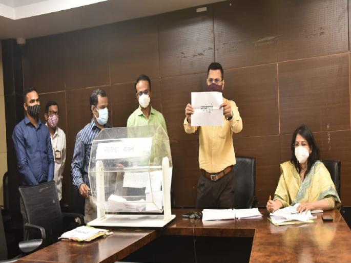 Reservation of 139 Nagar Panchayat Chairpersons in the State, Reserved 17 for Scheduled Castes, 13 for Scheduled Tribes and 109 for Open Category | Nagar Panchayat Election : राज्यातील १३९ नगरपंचायतींच्या अध्यक्षपदांचे आरक्षण जाहीर;अनुसूचित जातीसाठी १७, जमातीसाठी १३ तर खुल्या प्रवर्गासाठी १०९ पदे राखीव Reservation of 139 Nagar Panchayat Chairpersons in the State, Reserved 17 for Scheduled Castes, 13 for Scheduled Tribes and 109 for Open Category | Nagar Panchayat Election : राज्यातील १३९ नगरपंचायतींच्या अध्यक्षपदांचे आरक्षण जाहीर;अनुसूचित जातीसाठी १७, जमातीसाठी १३ तर खुल्या प्रवर्गासाठी १०९ पदे राखीव