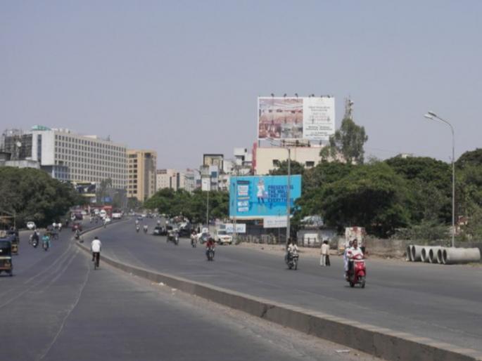 Truck hits two-wheeler on Nagar Road; Youth dies in horrific accident; Truck driver arrested | नगर रोडवर ट्रकची दुचाकीला धडक; भीषण अपघातात तरुणाचा मृत्यू; ट्रकचालक अटकेत Truck hits two-wheeler on Nagar Road; Youth dies in horrific accident; Truck driver arrested | नगर रोडवर ट्रकची दुचाकीला धडक; भीषण अपघातात तरुणाचा मृत्यू; ट्रकचालक अटकेत