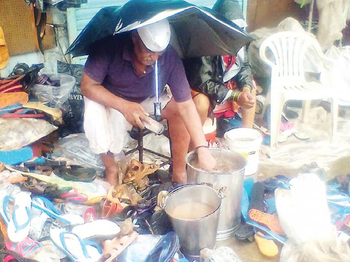 Estimates of millions of losses in recession | नागोठणेत लाखोंच्या नुकसानीचा अंदाज Estimates of millions of losses in recession | नागोठणेत लाखोंच्या नुकसानीचा अंदाज