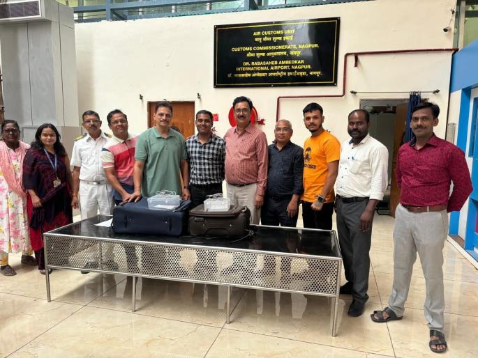 61 lakh gold seized at nagpur airport | नागपूर विमानतळावर ६१ लाखांचे सोने पकडले 61 lakh gold seized at nagpur airport | नागपूर विमानतळावर ६१ लाखांचे सोने पकडले