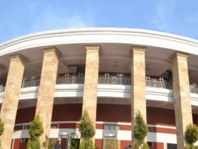 In the assembly, the three assembly elections will be held under Maratha reservation | मराठा आरक्षणावरून विधिमंडळात गदारोळ, तीनवेळा विधानसभा तहकूब In the assembly, the three assembly elections will be held under Maratha reservation | मराठा आरक्षणावरून विधिमंडळात गदारोळ, तीनवेळा विधानसभा तहकूब