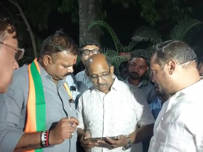 Allegations against Chief Minister's Office in Koratkar case, BJP files complaint against Congress spokesperson Atul Londhe | कोरटकर प्रकरणात मुख्यमंत्री कार्यालयावर आरोप, कॉंग्रेस प्रवक्ते अतुल लोंढेंविरोधात भाजपची तक्रार Allegations against Chief Minister's Office in Koratkar case, BJP files complaint against Congress spokesperson Atul Londhe | कोरटकर प्रकरणात मुख्यमंत्री कार्यालयावर आरोप, कॉंग्रेस प्रवक्ते अतुल लोंढेंविरोधात भाजपची तक्रार