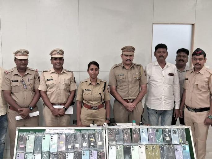 Nagpur: Dalla on 24 lakh mobile-gadgets; Cinestyle arrests thieves from UP  | Nagpur: २४ लाखांच्या मोबाइल-गॅजेट्सवर डल्ला; ‘यूपी’तून चोरट्यांना सिनेस्टाइल अटक  Nagpur: Dalla on 24 lakh mobile-gadgets; Cinestyle arrests thieves from UP  | Nagpur: २४ लाखांच्या मोबाइल-गॅजेट्सवर डल्ला; ‘यूपी’तून चोरट्यांना सिनेस्टाइल अटक