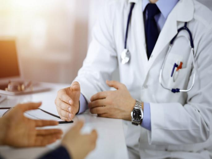 Five crores fraud in the name of pharmacy, case registered against renowned medical expert Dr. Chaubey from Nagpur | फार्मसीच्या नावाखाली पाच कोटींची फसवणूक, नागपुरातील नामांकित वैद्यकीयतज्ज्ञ डॉ.चौबे यांच्याविरोधात गुन्हा दाखल Five crores fraud in the name of pharmacy, case registered against renowned medical expert Dr. Chaubey from Nagpur | फार्मसीच्या नावाखाली पाच कोटींची फसवणूक, नागपुरातील नामांकित वैद्यकीयतज्ज्ञ डॉ.चौबे यांच्याविरोधात गुन्हा दाखल