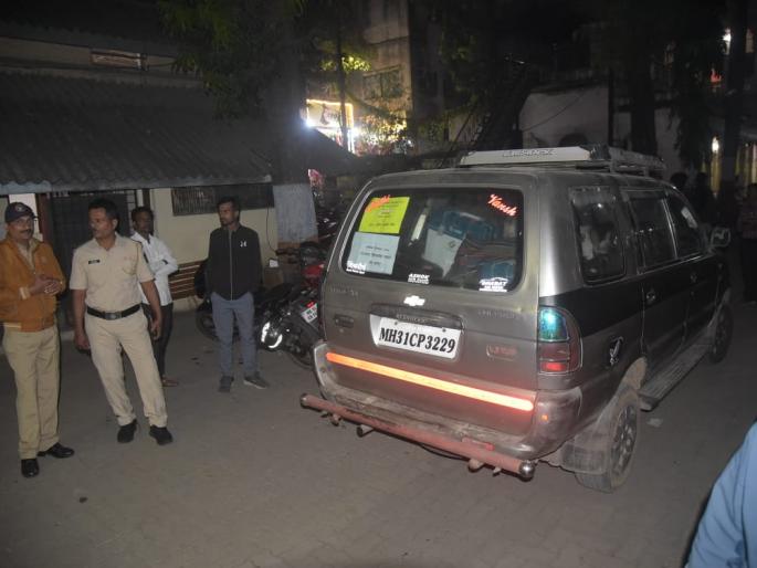 maharashtra assembly vidhan sabha election 2024 attack on car carrying evm in central nagpur | मध्य नागपुरात राडा, कॉंग्रेस कार्यकर्त्यांचा ईव्हीएम असलेल्या कारवरच हल्ला maharashtra assembly vidhan sabha election 2024 attack on car carrying evm in central nagpur | मध्य नागपुरात राडा, कॉंग्रेस कार्यकर्त्यांचा ईव्हीएम असलेल्या कारवरच हल्ला