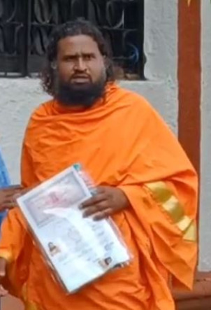 An application was filed from Nagpur on the first day claiming to be Gadkaris supplementary candidate | नागपुरातून पहिल्या दिवशी एक अर्ज दाखल, गडकरींचा पूरक उमेदवार असल्याचा दावा