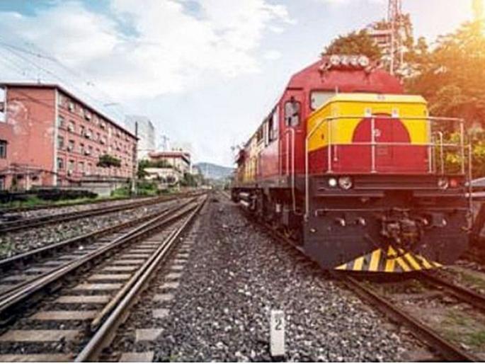 Free the route for Nagpur-Nagbhid broad gauge | नागपूर-नागभीड ब्रॉडगेजचा मार्ग मोकळा Free the route for Nagpur-Nagbhid broad gauge | नागपूर-नागभीड ब्रॉडगेजचा मार्ग मोकळा