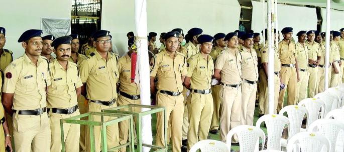 Counting of votes in Nagpur, heavy police bandobast | नागपुरात मतमोजणी, निकालानिमित्त चोख बंदोबस्त