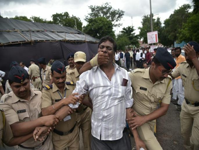 Nagpur : municipal corporation employee's suicide attempt outside Nagpur Legislative Assembly | नागपूर विधान भवनासमोर मनपा कर्मचा-याचा आत्महत्येचा प्रयत्न