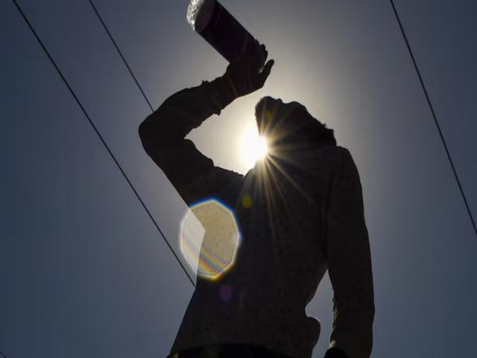 Nagpur the temperature dropped to 3 to 6 degrees Celsius | दिवसभर ढगाळ वातावरण, पण उकाड्याने छळले; पारा ३ ते ६ अंशापर्यंत घसरला Nagpur the temperature dropped to 3 to 6 degrees Celsius | दिवसभर ढगाळ वातावरण, पण उकाड्याने छळले; पारा ३ ते ६ अंशापर्यंत घसरला