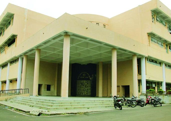 Notice to 120 employees of the examination hall | परीक्षा भवनातील १२० कर्मचाऱ्यांना नोटीस Notice to 120 employees of the examination hall | परीक्षा भवनातील १२० कर्मचाऱ्यांना नोटीस