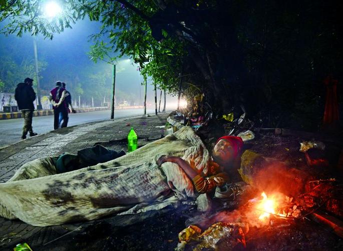 Nagpurian become fridge : Temperatures also decreased by day and night | नागपूरकर गारठले :  दिवसासह रात्रीचेही तापमान खालावले