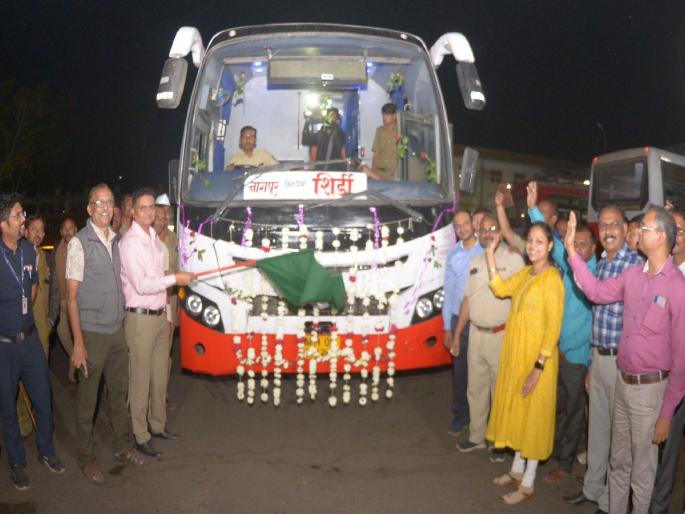 MSRTC Nagpur-Shirdi special bus service has started on dec 15 from Samruddhi Mahamarg | समृद्धी महामार्गावरून सुसाट निघाली एसटी ‘साईच्या दारी’; २२ प्रवाशांनी केला शुभारंभ MSRTC Nagpur-Shirdi special bus service has started on dec 15 from Samruddhi Mahamarg | समृद्धी महामार्गावरून सुसाट निघाली एसटी ‘साईच्या दारी’; २२ प्रवाशांनी केला शुभारंभ