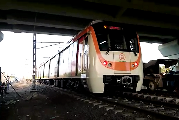 56,000 citizens traveled by metro in Nagpur on Republic Day | प्रजासत्ताकदिनी नागपुरात ५६ हजार नागरिकांनी केला मेट्रोने प्रवास  56,000 citizens traveled by metro in Nagpur on Republic Day | प्रजासत्ताकदिनी नागपुरात ५६ हजार नागरिकांनी केला मेट्रोने प्रवास