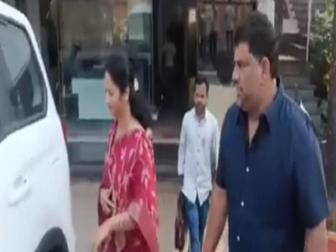 ACB interrogation of former MLA Vaibhav Naik for six hours | माजी आमदार वैभव नाईक रत्नागिरीत एसीबी कार्यालयात हजर, तब्बल साडेसहा तास सुरु होती चौकशी ACB interrogation of former MLA Vaibhav Naik for six hours | माजी आमदार वैभव नाईक रत्नागिरीत एसीबी कार्यालयात हजर, तब्बल साडेसहा तास सुरु होती चौकशी
