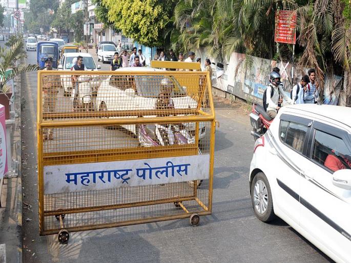 Blockade by Malegavi police at 13 places due to animal theft incidents | जनावर चोरीच्या घटनांमुळे मालेगावी पाेलिसांची १३ ठिकाणी नाकाबंदी Blockade by Malegavi police at 13 places due to animal theft incidents | जनावर चोरीच्या घटनांमुळे मालेगावी पाेलिसांची १३ ठिकाणी नाकाबंदी