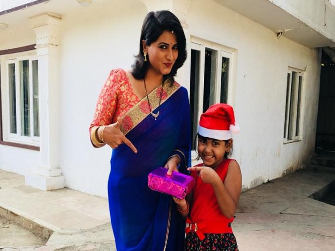 A special Christmas gift received from Neha mother in Nakalat Sare Ghadle serial | नेहा आईकडून परीला मिळालं खास ख्रिसमस गिफ्ट A special Christmas gift received from Neha mother in Nakalat Sare Ghadle serial | नेहा आईकडून परीला मिळालं खास ख्रिसमस गिफ्ट