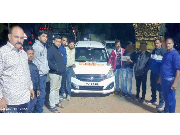 Plot to sell fake notes of 5 lakhs for 40 thousand, two held in rajura | ४० हजारांत पाच लाखांच्या नकली नोटा विकण्याचा डाव; राजुरा येथे दोघांना अटक Plot to sell fake notes of 5 lakhs for 40 thousand, two held in rajura | ४० हजारांत पाच लाखांच्या नकली नोटा विकण्याचा डाव; राजुरा येथे दोघांना अटक